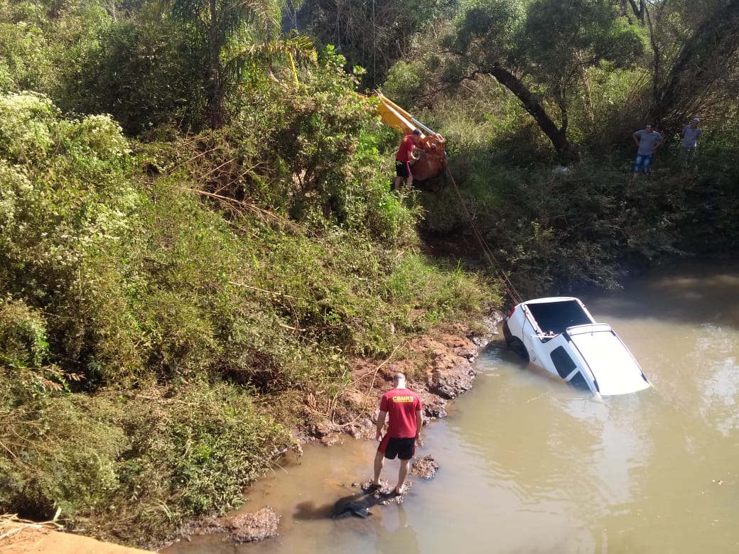 O acidente ocorreu, na localidade do Rincão da União, interior de Bossoroca, neste dia 30 de Março. Uma caminhonete Volkswagen Nova Saveiro, placas IYO-5831, de cor branca,saiu da estrada de chão […]