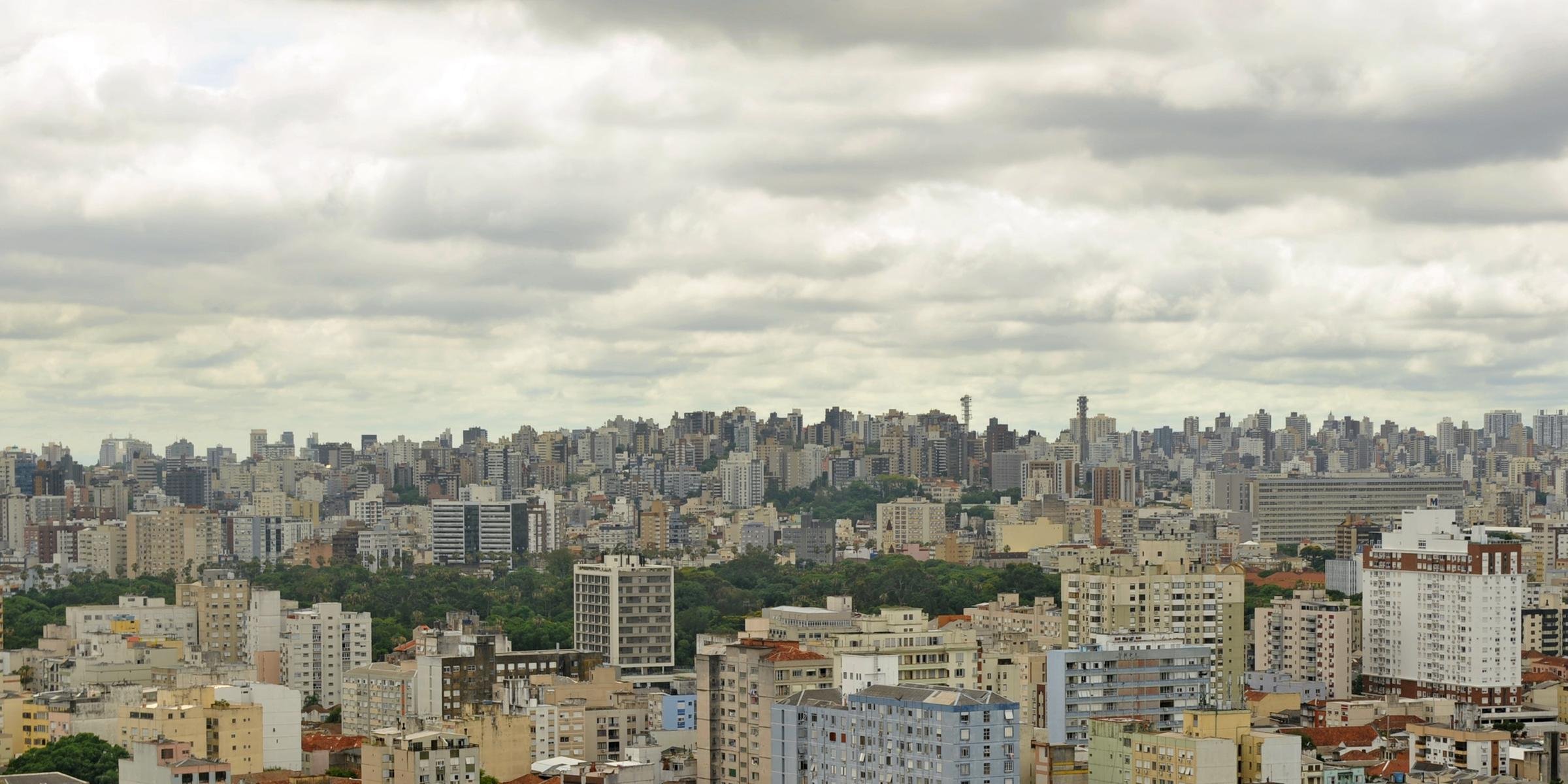 Semana será de tempo fechado no Estado, conforme a MetSul Meteorologia O sol chega aparecer em parte do Rio Grande do Sul nesta segunda-feira, mas o Norte e o Leste […]