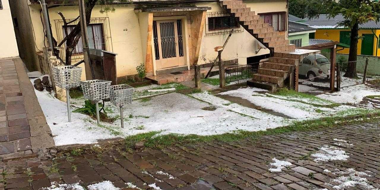 Caxias teve ao menos sete bairros atingidos Uma forte chuva, acompanhada de granizo atingiu várias cidades da região da serra neste sábado, por volta das 17h30min. Em Caxias do Sul, […]