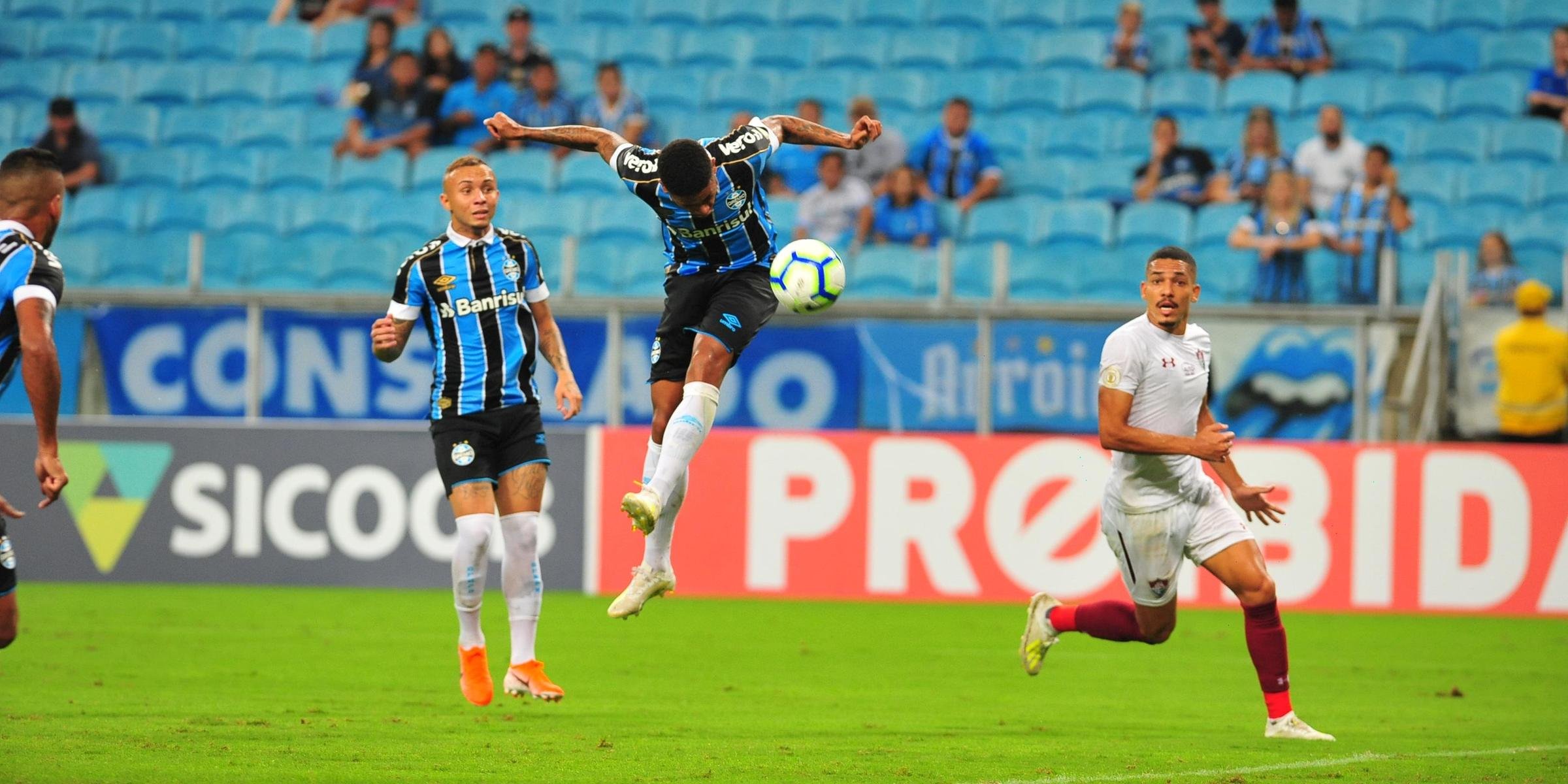 Tricolor desabou após sofrer segundo gol em erro de Julio César e acabou dominado na Arena O Grêmio sonhou com uma goleada brilhante e acabou num pesadelo completo, neste domingo [&hellip;]