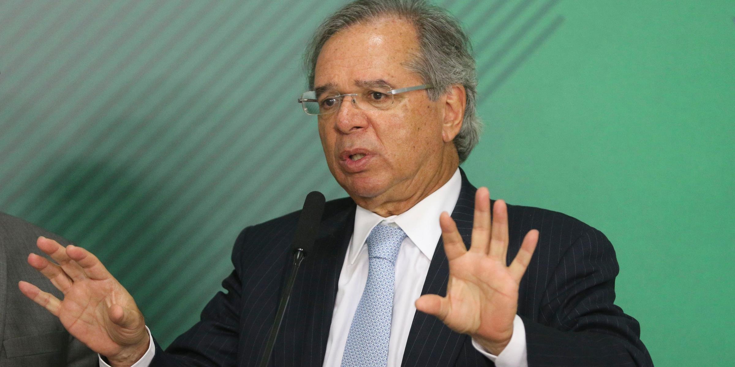 Ministro da Economia avalia que cada R$ 1 de aumento do mínimo resulta em R$ 300 milhões de despesas a Estados, municípios e União O ministro da Economia, Paulo Guedes, […]