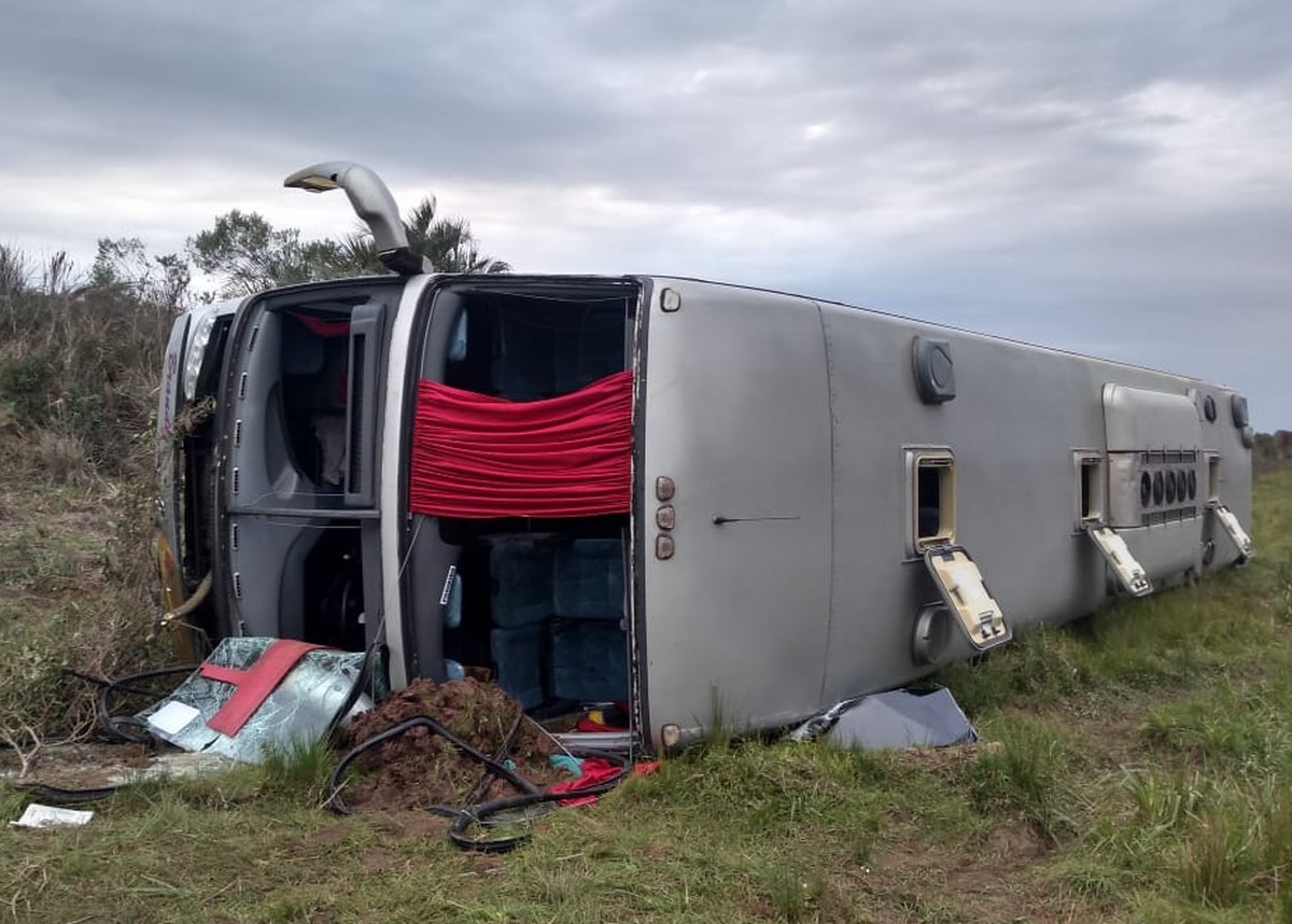 De acordo com a Polícia Rodoviária Federal, 12 pessoas tiveram ferimentos leves e foram levadas para o hospital da cidade. Um ônibus que levava estudantes da Universidade Regional Integrada do […]