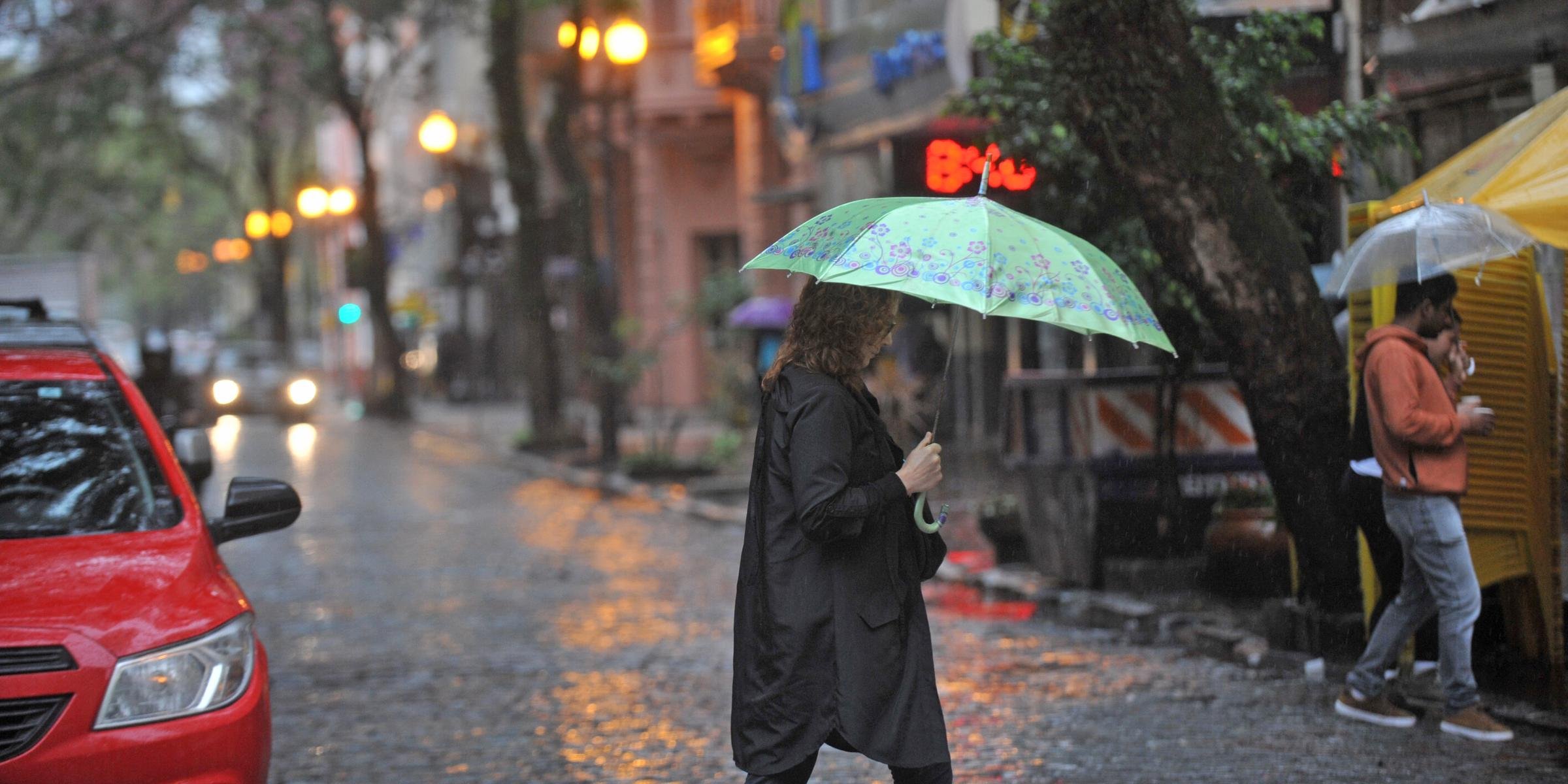 Metade Norte pode registrar temporais com vendavais e granizo Áreas de maior instabilidade devem avançar pelo Rio Grande do Sul no decorrer desta quinta-feira. Somado a chuva, presente no Estado […]