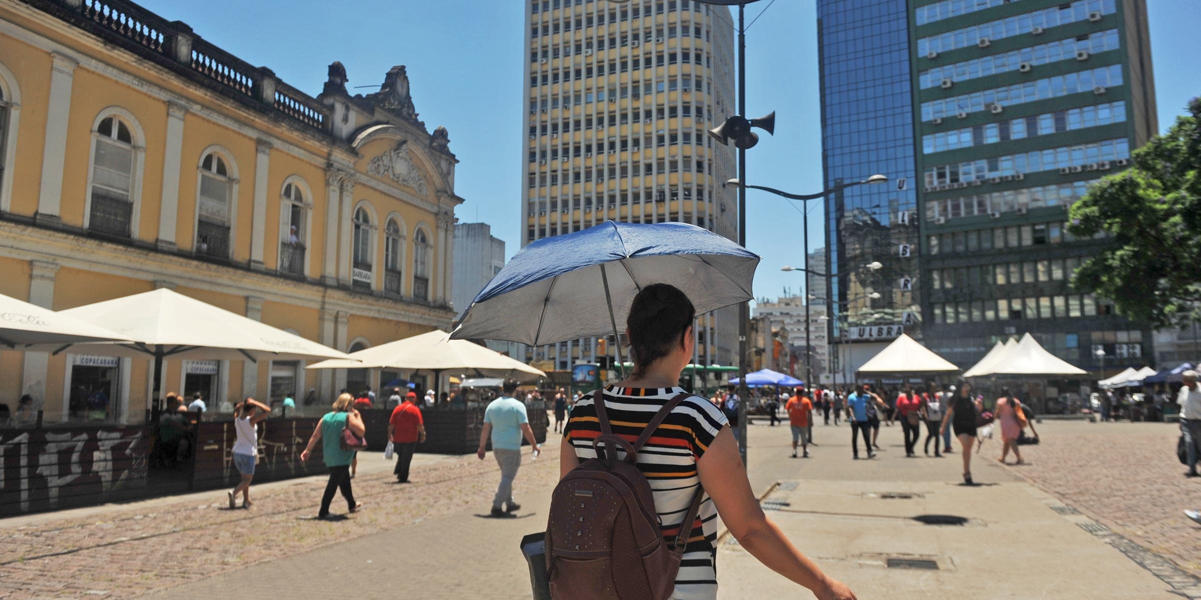 A onda de calor permanece no Rio Grande do Sul e mantém o ar seco e quente sobre o território gaúcho. As máximas neste sábado ultrapassam os 40ºC nas cidades […]