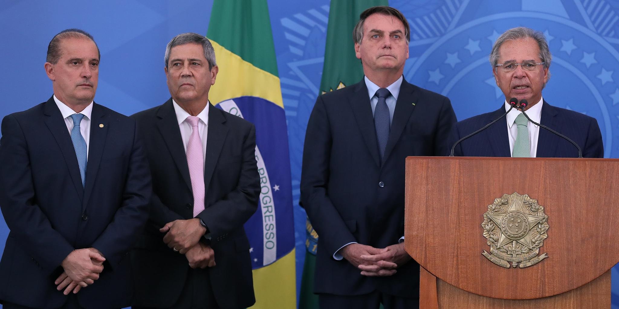 Medida foi anunciada pela equipe econômica na noite desta quarta-feira O Programa Emergencial de Manutenção do Emprego anunciado pelo governo, e que será criado por Medida Provisória, permitirá a redução […]
