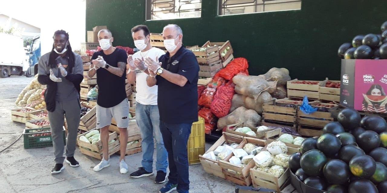 D’Alessandro, Dunga e Tinga arrecadaram mantimentos para entidades beneficentes durante pandemia de Covid-19 Sem futebol, mas com muita solidariedade. Foi assim que o meia D’Alessandro e os ex-jogadores do Inter, […]