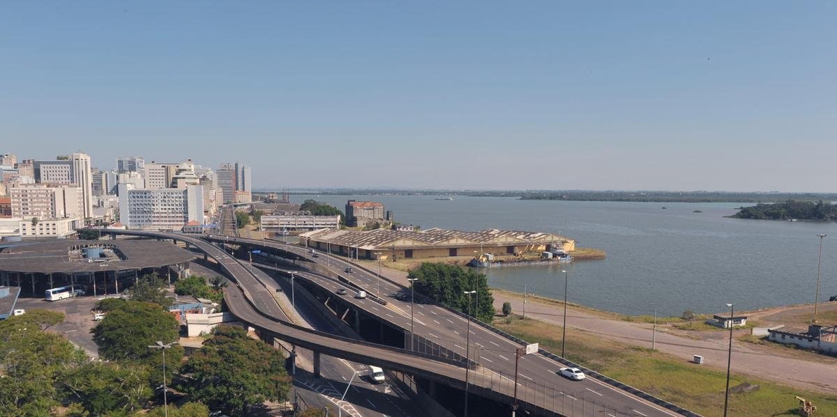 Temperaturas serão baixas pela manhã, mas máximas ultrapassam a casa dos 20°C ao longo da tarde A massa de ar frio permanece no Rio Grande do Sul nesta quinta-feira, e […]
