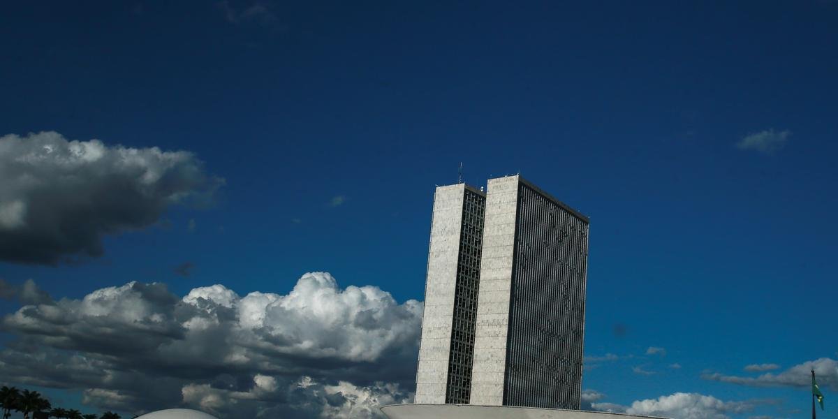 Apesar da resistência de políticos em tratar do tema no início da crise, o prolongamento da pandemia levou a uma mudança de postura Com o avanço da pandemia da Covid-19 […]