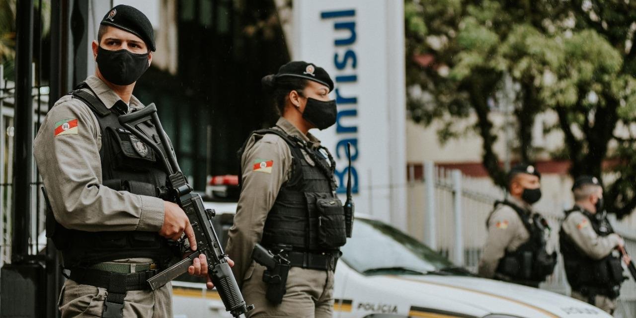 Crimes como homicídio e feminicídio, no entanto, tiveram elevação no primeiro quadrimestre deste ano A atividade permanente das instituições da área da segurança pública e o distanciamento social devido à […]