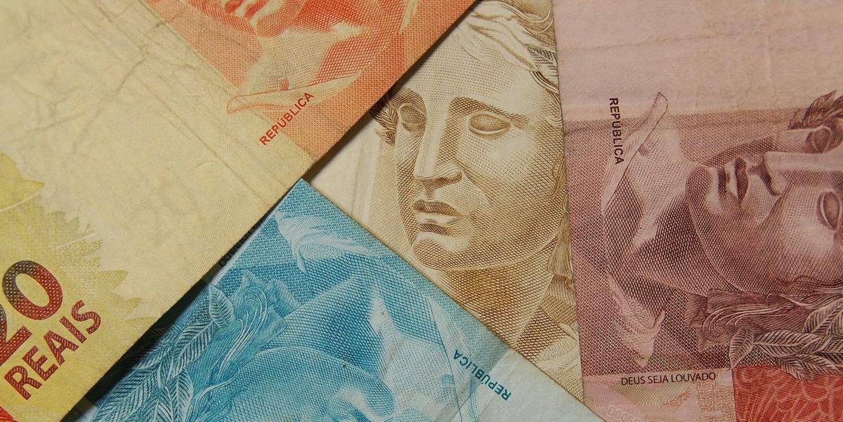 Após 18 anos desde a criação da última moeda, a de R$ 20, o Banco Central anunciou nesta quarta-feira que uma nova cédula de R$ 200 deve começar a circular […]