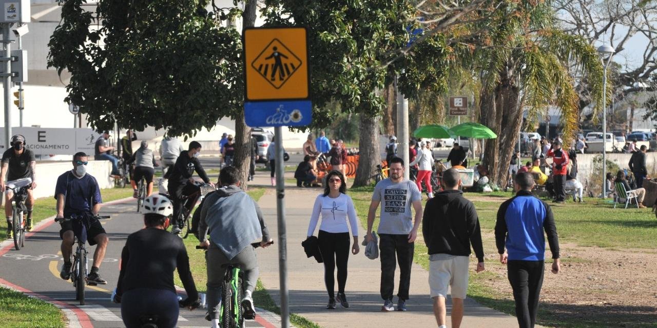 Nova frente fria se forma e temperaturas devem voltar a cair ao longo da semana O sol chega a aparecer com nuvens na maioria das regiões do Rio Grande do […]