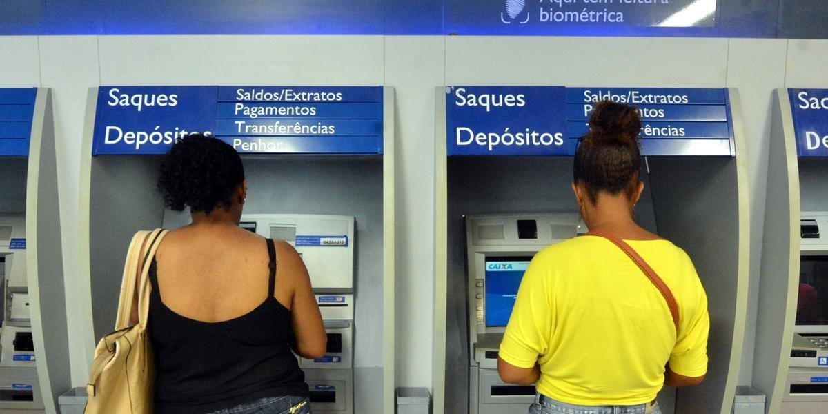 Podem sacar trabalhadores nascidos em julho que não têm conta na Caixa e Banco do Brasil O abono salarial 2020/2021 de até R$ 1.045 começa a ser pago nesta quinta-feira (16) a […]