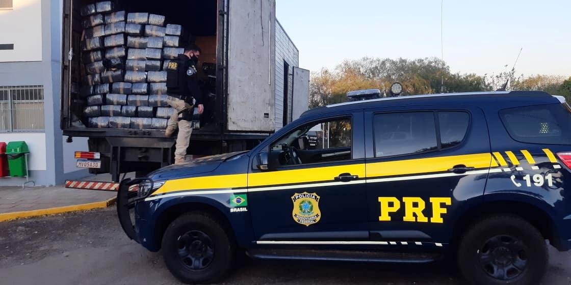 Flagrante mais recente ocorreu na tarde de domingo na BR 386, em Carazinho A Polícia Rodoviária Federal já apreendeu 16,6 toneladas de maconha este ano no Rio Grande do Sul. […]