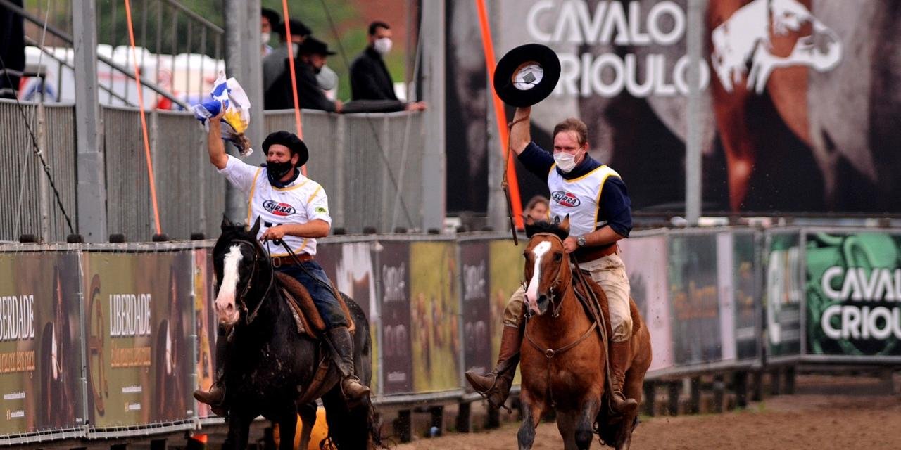 Cavalo Colibri Matrero e égua Balisa III do Itapororó foram os grandes vencedores da 39ª edição O solo encharcado pela chuva e a ausência do público que costuma lotar as […]