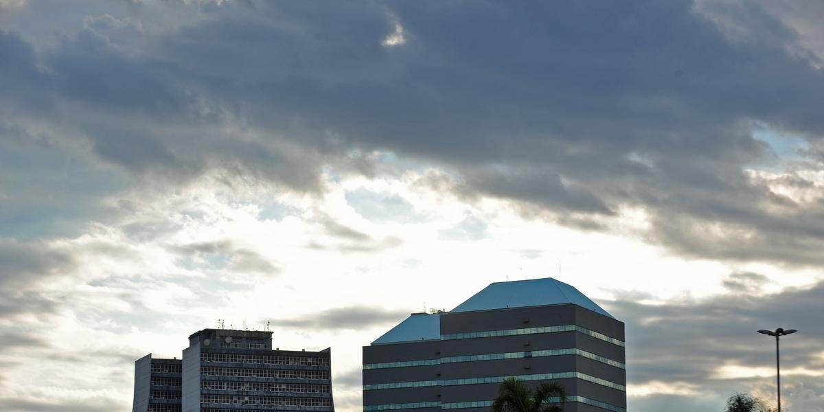 A nebulosidade predomina no Rio Grande do Sul ao longo deste sábado, que deve ser de tempo instável. Até devem ocorrer aberturas, mas áreas de instabilidade avançam a partir do […]