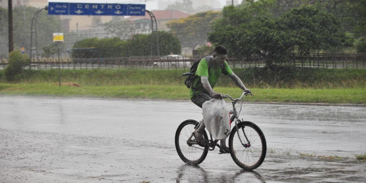 Ainda sob risco de temporal, Porto Alegre terá máxima de 27°C Muitas nuvens persistem sobre o Rio Grande do Sul nesta quinta-feira e uma massa de ar quente e úmido […]