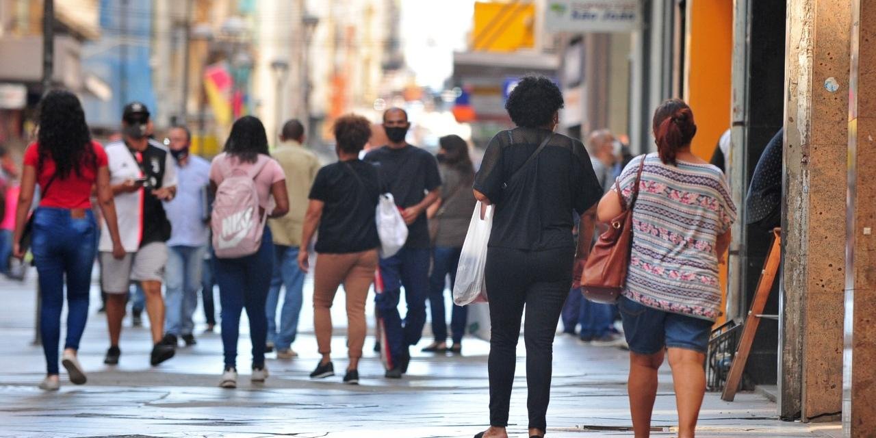 Novos protocolos passam a valer a partir deste sábado As atividades econômicas terão, a partir deste sábado, protocolos mais flexíveis de horário de funcionamento e liberação de abertura aos finais […]