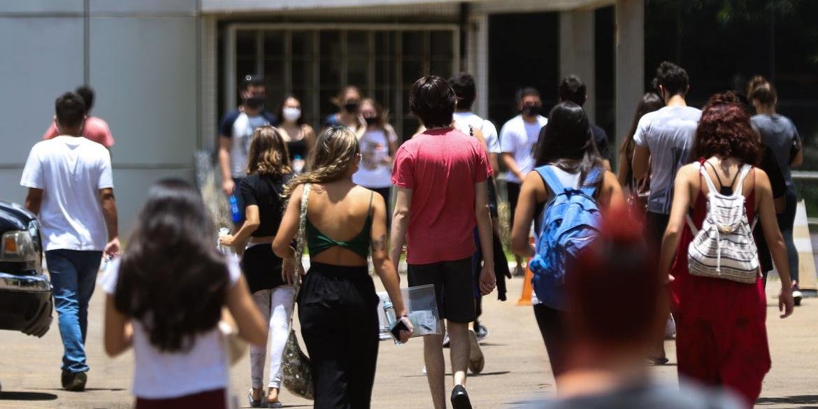 Versões impressa e digital do exame serão realizadas na mesma data O ministro da Educação, Milton Ribeiro, anunciou as datas das provas do Exame Nacional do Ensino Médio (Enem) de […]