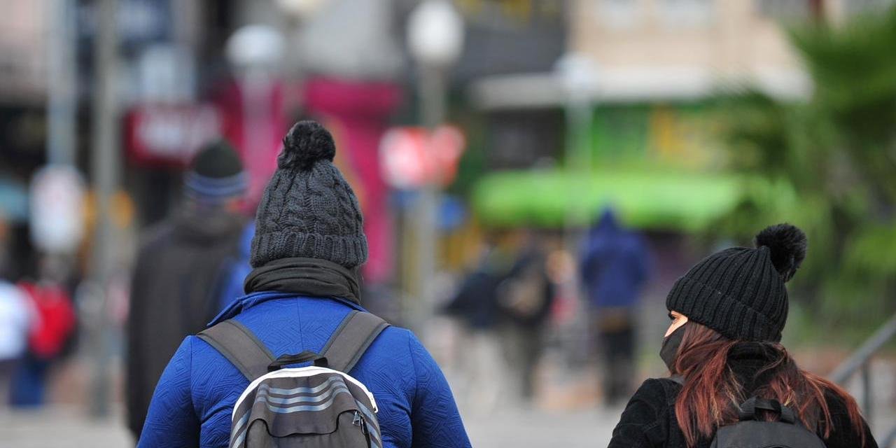Termômetros caem bruscamente, com mínimas negativas em diversos pontos O ar frio já chegou, mas a parte mais intensa de uma poderosa massa de ar polar ingressa nesta segunda-feira no […]