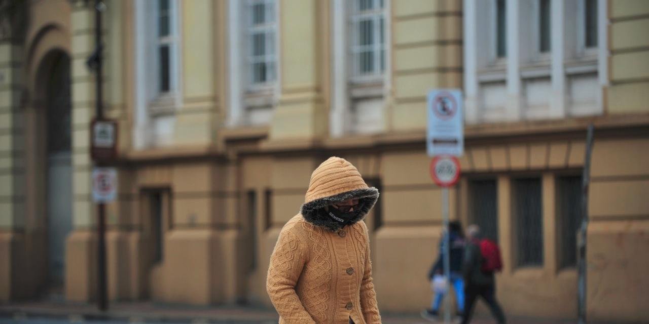 Vento também diminui e passa a ser mais calmo ao longo do dia O frio começa a perder força, nesta quarta-feira, no Rio Grande do Sul. Segundo a MetSul Meteorologia, […]