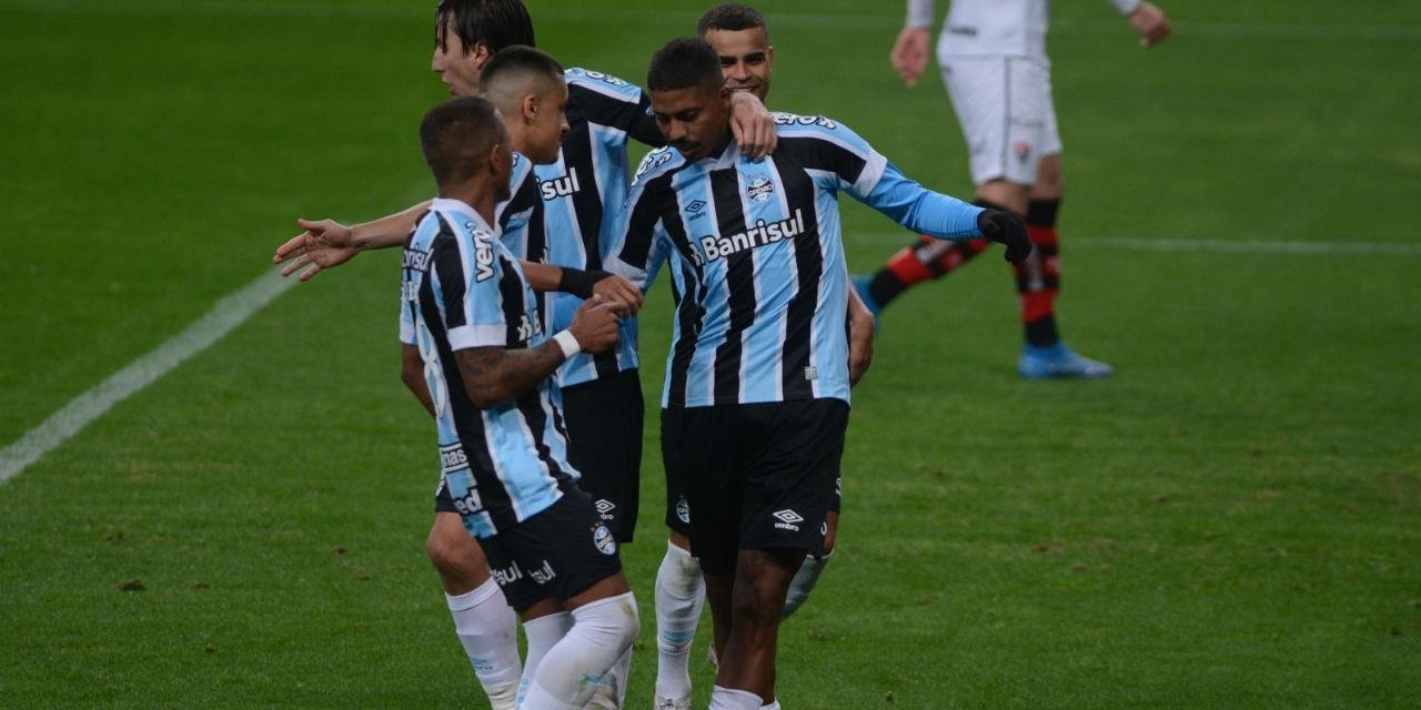 Jean Pyerre, de pênalti, marcou o único gol do jogo; adversário na próxima fase será conhecido em sorteio na sexta-feira O Grêmio fez uma partida protocolar na noite desta terça-feira, […]