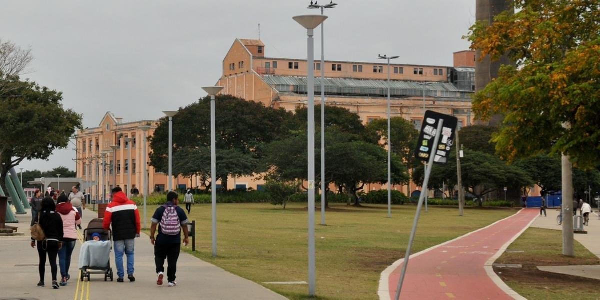 Frente fria não avança, e dia deve ser ameno no Sul, com calor no Norte As condições do tempo variam de uma região para a outra neste sábado no RS. […]