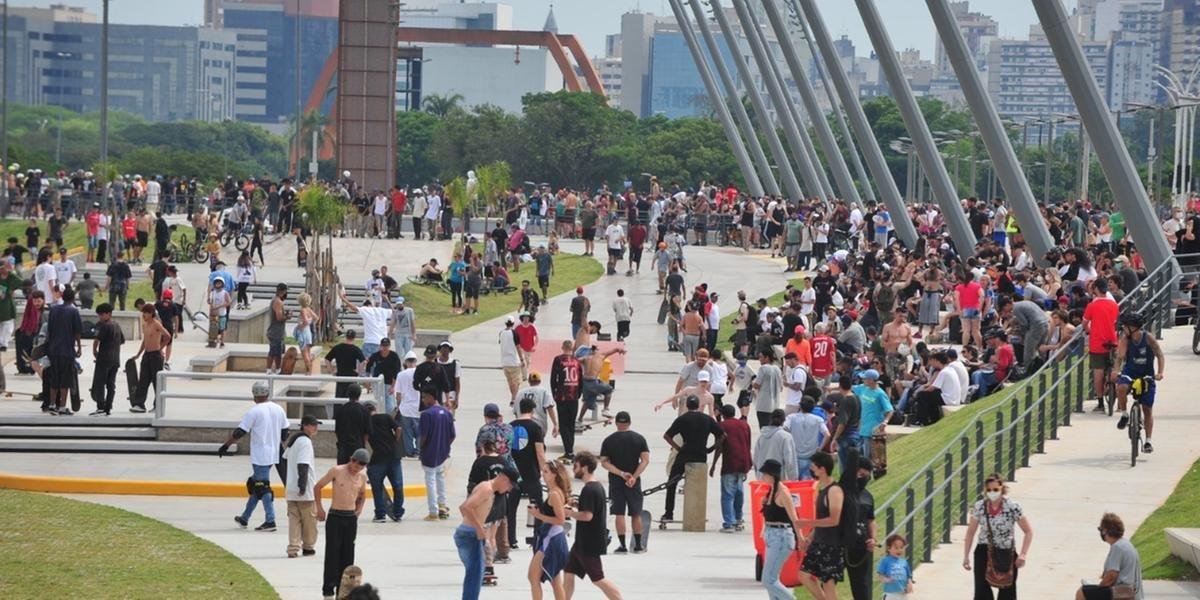 Pancadas isoladas atingem região central e metade Norte do Estado O sol aparece no Rio Grande do Sul neste sábado, em mais uma jornada de calor durante o dia. Por […]