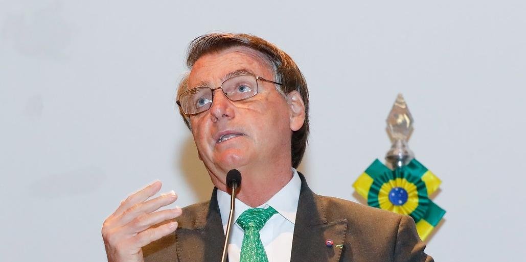 Decreto presidencial aumenta em 17,84% o valor médio de pagamento e começa a pagar Auxílio Brasil no dia 17 O presidente Jair Bolsonaro protocolou nesta sexta-feira, em edição extra do Diário […]