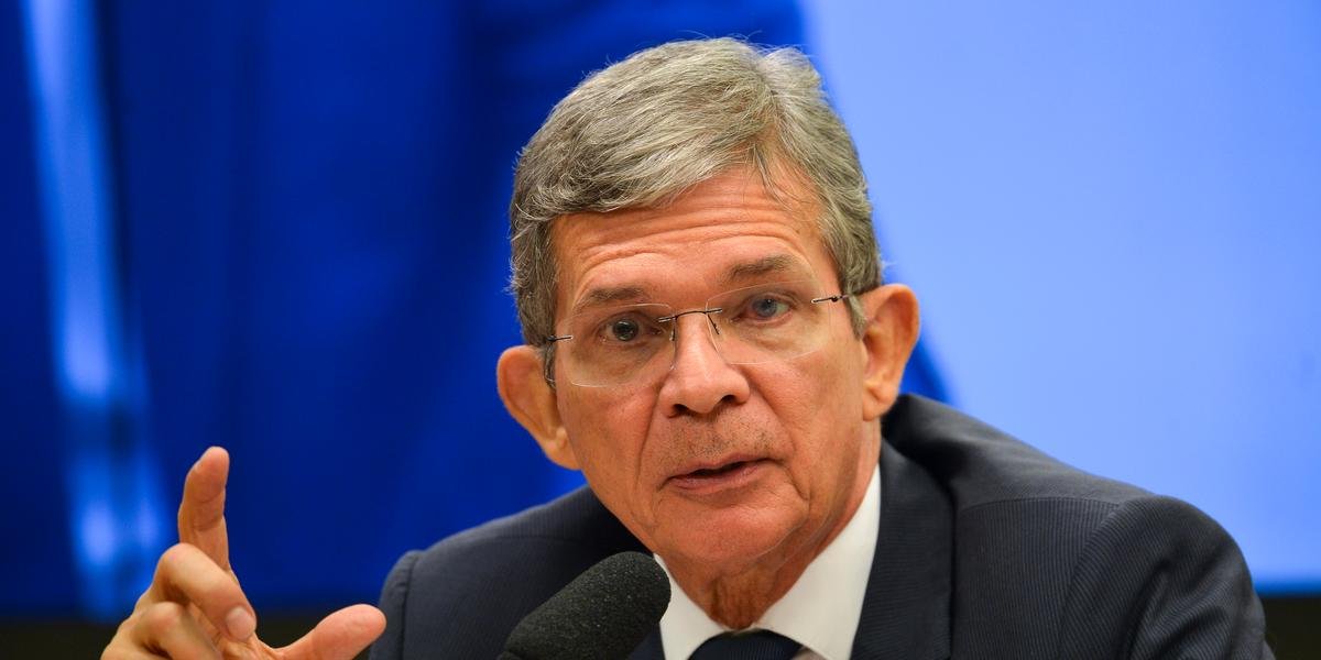 A petroleira estatal colocou oito das suas treze refinarias à venda e até o momento conseguiu se desfazer de apenas três O presidente da Petrobras, general Joaquim Silva e Luna, […]