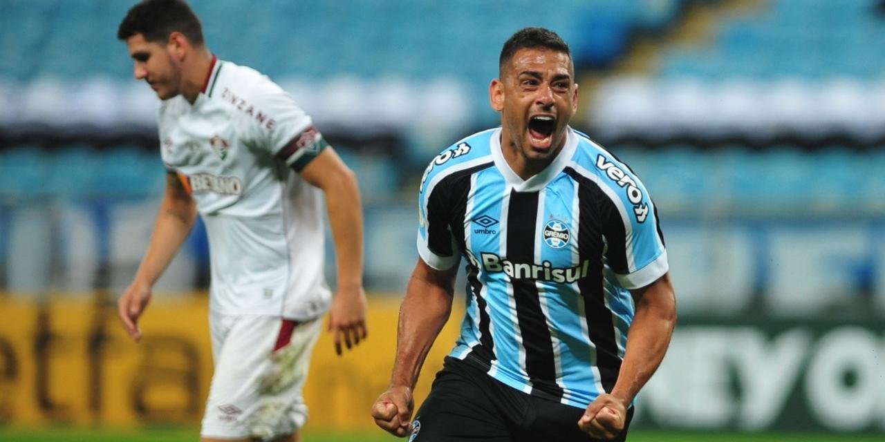 De cabeça, Diego Souza marcou o gol do jogo aos 16 minutos do segundo tempo Após quatro derrotas seguidas, o Grêmio venceu o Fluminense por 1 a 0 na noite […]