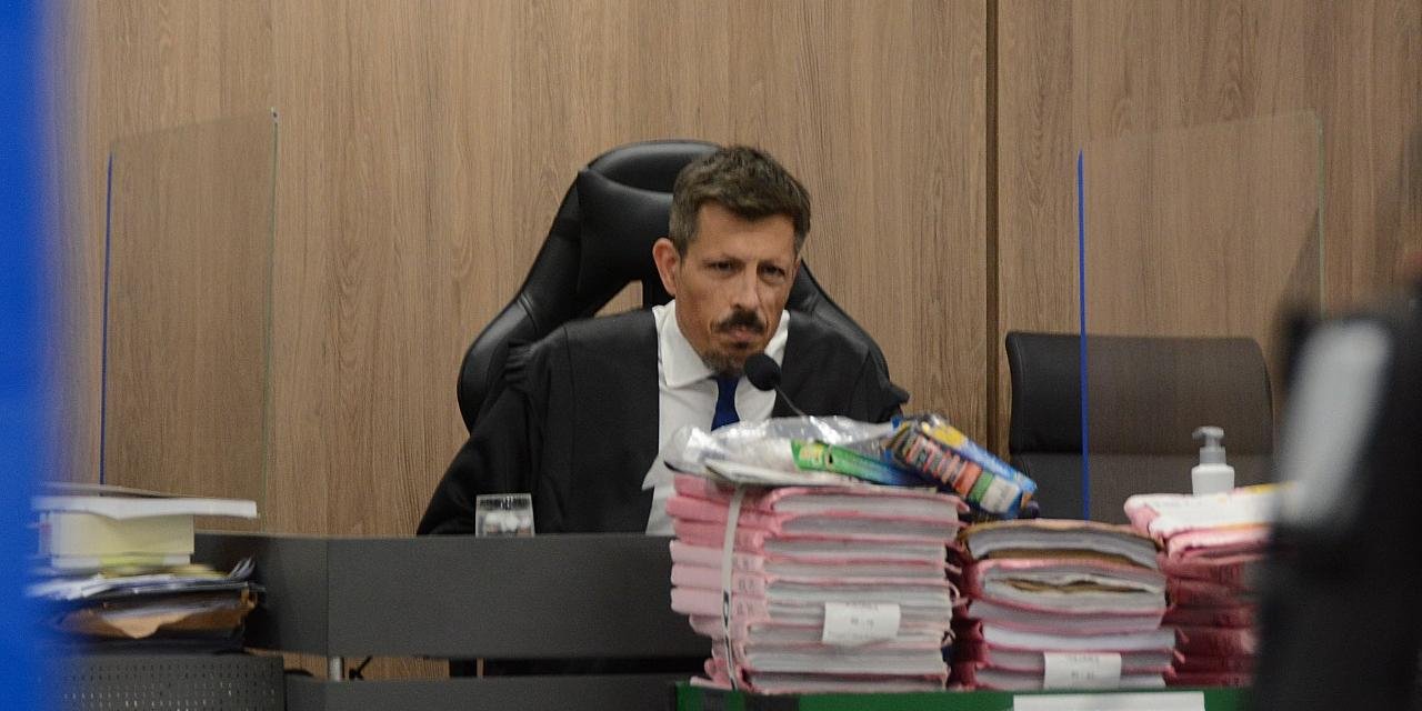Elissandro Spohr, Mauro Hoffmann, Luciano Bonilha e Marcelo de Jesus receberam habeas corpus preventivo e não sairão presos do plenário nesta sexta-feira O júri do julgamento da Boate Kiss condenou, na tarde […]