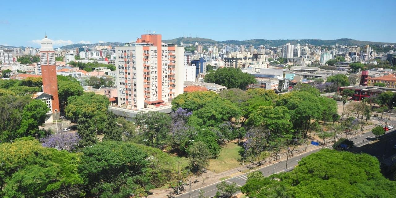Há chance de chuva isolada no Litoral e na fronteira com Santa Catarina O sol aparece em todas as regiões do Rio Grande do Sul nesta terça-feira. O Estado deve […]