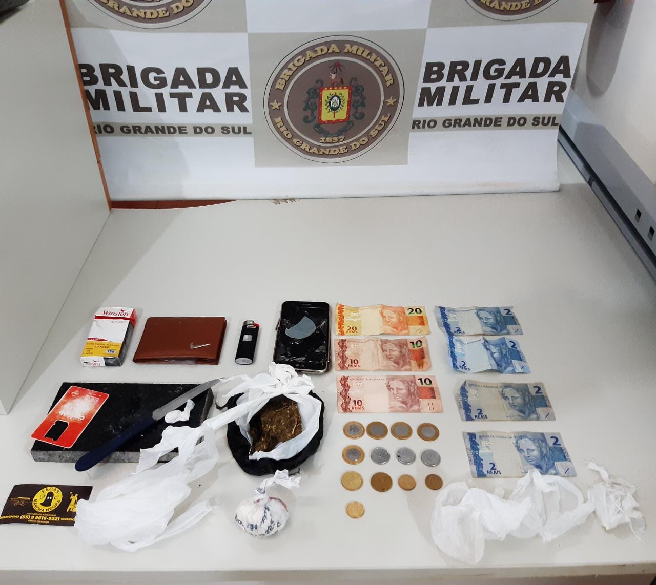 Neste dia 06 de Janeiro por volta das 20;30 horas, após informação que o indivíduo receberia entorpecentes oriundo de São Luiz Gonzaga, a guarnição realizou monitoramento, avistando o mesmo em […]