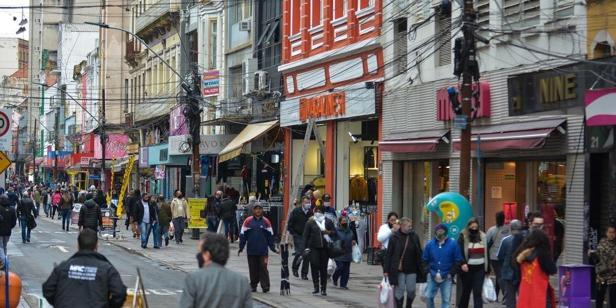 Até o momento, 1.821.565 de pessoas contraíram a doença em solo gaúcho O Rio Grande do Sul, por meio da Secretaria Estadual da Saúde (SES), confirmou mais 7.367 novos casos […]