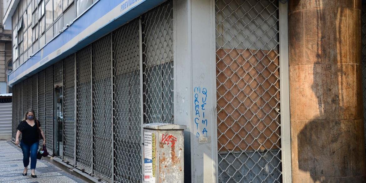 Crescimento no número de infecções provocou reação do instituto O Instituto Nacional do Seguro Social (INSS) suspendeu temporariamente a realização de perícias médicas do Programa de Revisão de Benefícios por […]