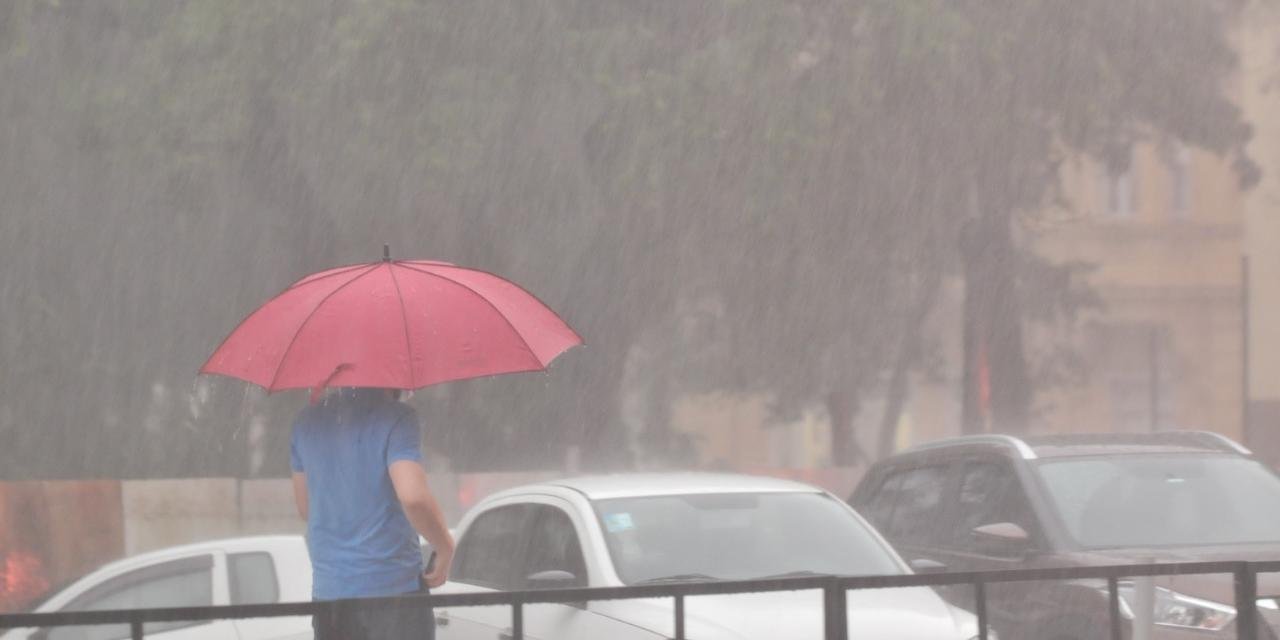 Temperaturas serão bem mais amenas, mas precipitação pode seguir gerando transtornos em alguns pontos A poderosa, longa e histórica onda de calor a partir desta quinta-feira é estatística. O tão […]