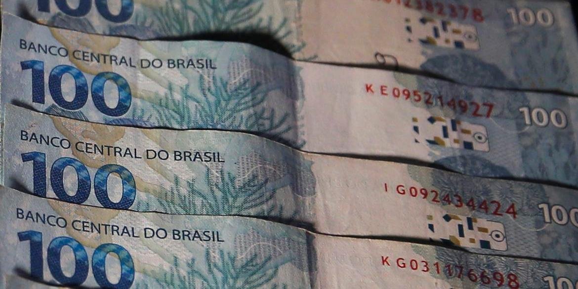 Imposto incide sobre atividade industrial O governo federal publicou nesta sexta-feira (25) decreto que reduz as alíquotas do Imposto sobre Produtos Industrializados (IPI). A medida alivia a carga tributária na […]