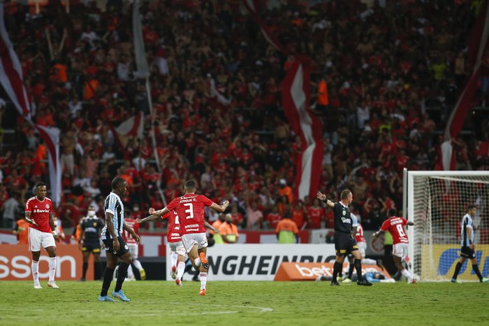 Resultado aliviou o ambiente, renovou confiança em Medina e classificou a equipe para as semifinais Fazia umGre-Nal de distância que oInter não jogava tão bem como nesta quarta-feira. Desde o clássico 434, […]