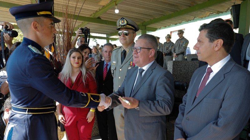 Também foram entregues medalhas de reconhecimento a militares por ato relevantes, de bravura e tempo de serviço Na data em que se homenageia o patrono das polícias civis e militares […]