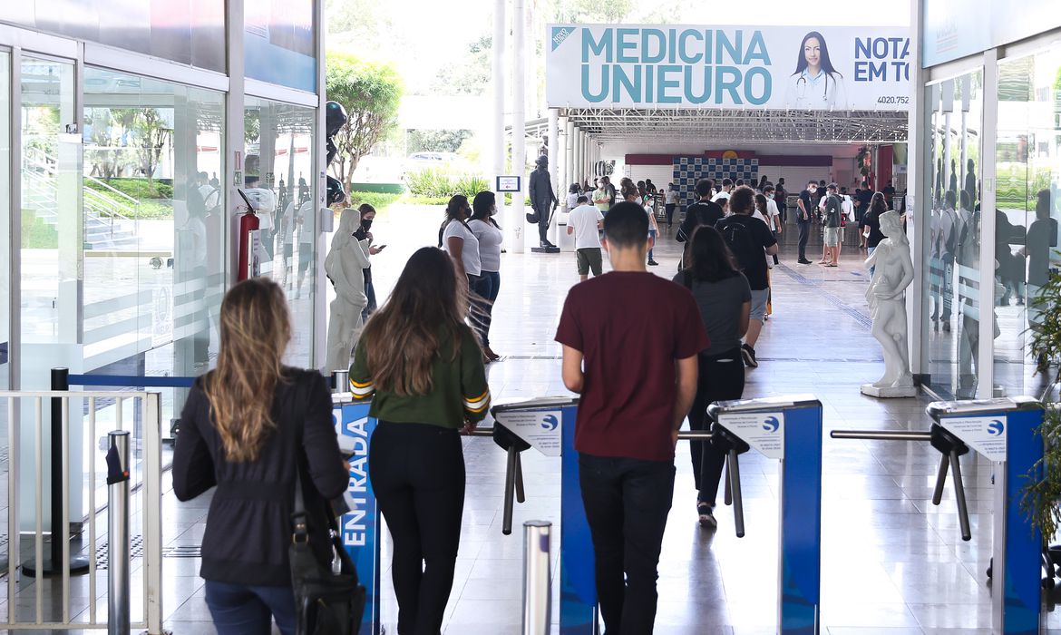 Os interessados em participar do Exame Nacional do Ensino Médio (Enem) têm até o próximo sábado (21) para fazer a inscrição, habilitando-se para as provas que serão aplicadas nos dias […]