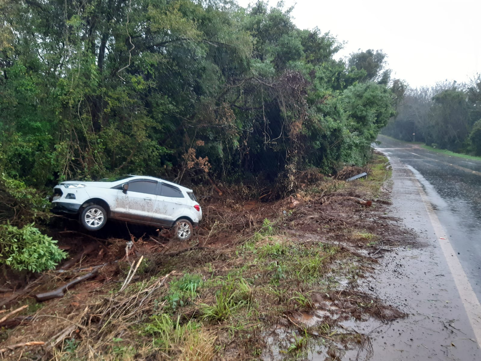 No início da tarde de terça-feira a Brigada Militar recebeu uma ligação com informações de que havia acontecido um acidente de trânsito na ERS-168, KM 59, havendo pessoas lesionadas. A […]