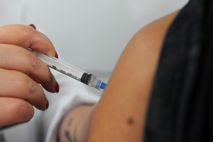 Ampliação segue recomendações de sociedades científicas O Ministério da Saúde anunciou nesta quinta-feira (7) a ampliação da vacinação contra o papilomavirus humano quadrivalente (HPV4) para homens de até 45 anos com imunossupressão. A ampliação […]