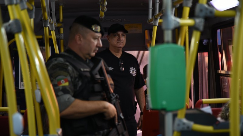 Um dos crimes patrimoniais que impacta grande parte da população gaúcha apresentou expressiva redução no mês de outubro. Os roubos em transporte público, que somam ocorrências com usuários e profissionais, […]