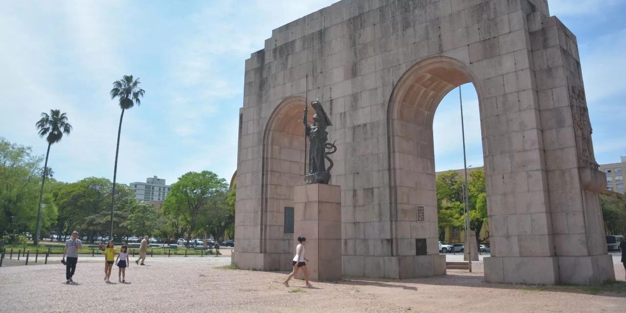 Dia terá frio ao amanhecer e calor ameno à tarde A quinta-feira será de tempo firme, com dia ensolarado ou pouquíssimas nuvens esparsas em todas as regiões do Rio Grande […]