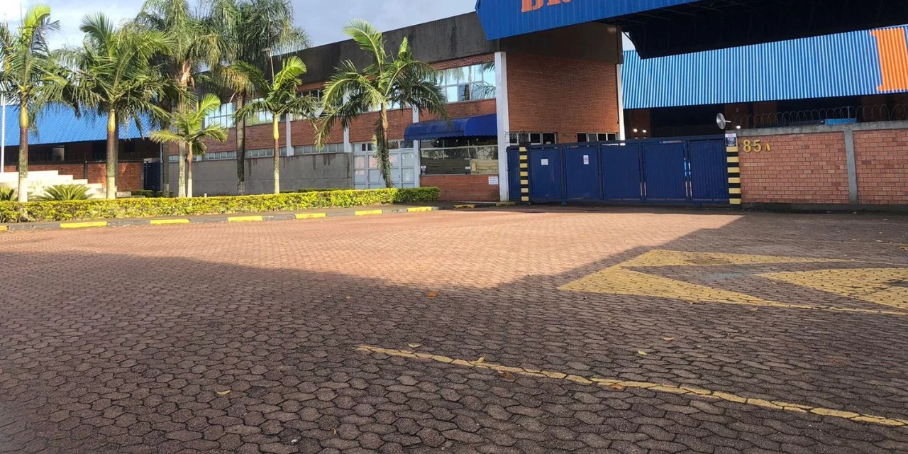 Vítima foi abordada na casa da família, em Alvorada, e depois obrigada a levar os criminosos até a sede da empresa na zona Norte da Capital Uma quadrilha, formada por […]