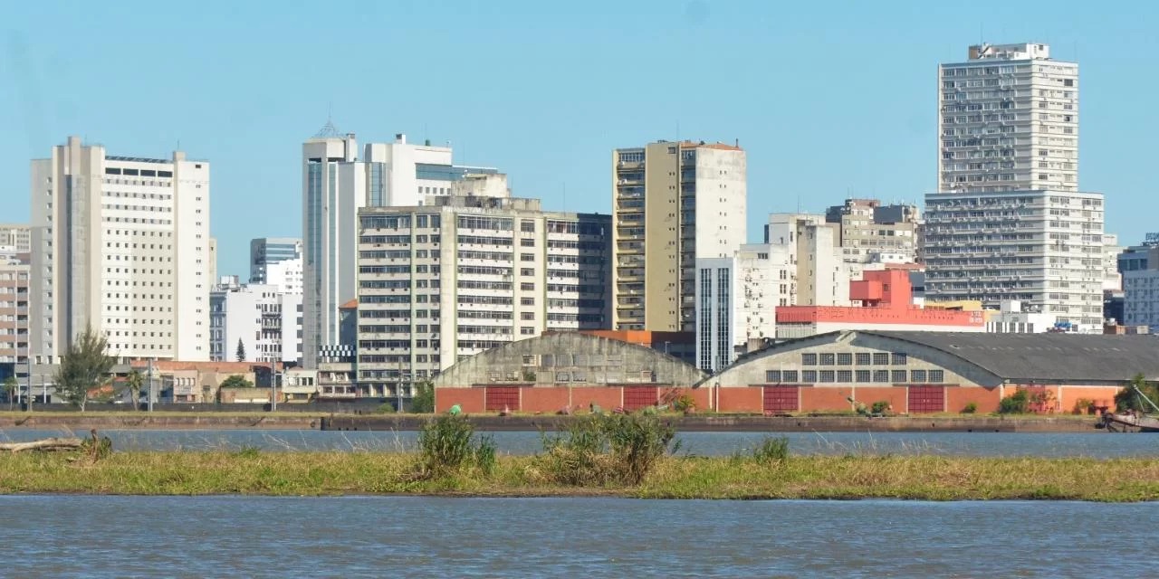 Máximas podem chegar a 38ºC em localidades como Santa Rosa e Uruguaiana Uma massa de ar muito seco permanece atuando no Rio Grande do Sul neste sábado e traz outro […]