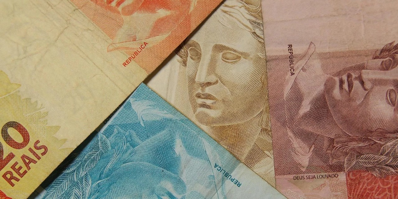 Estimativa considera ganho de trabalhadores com registro em carteira, beneficiários da Previdência, aposentados e pensionistas Cerca de R$ 249,8 bilhões devem entrar na economia brasileira até o dia 20 de […]