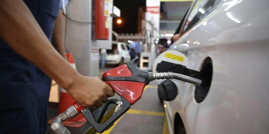 Com a volta da alíquota do ICMS a 25%, o valor poderá subir para até R$ 7,00 em janeiro, avalia economista da FGV O preço médio da gasolina comum nos postos de […]