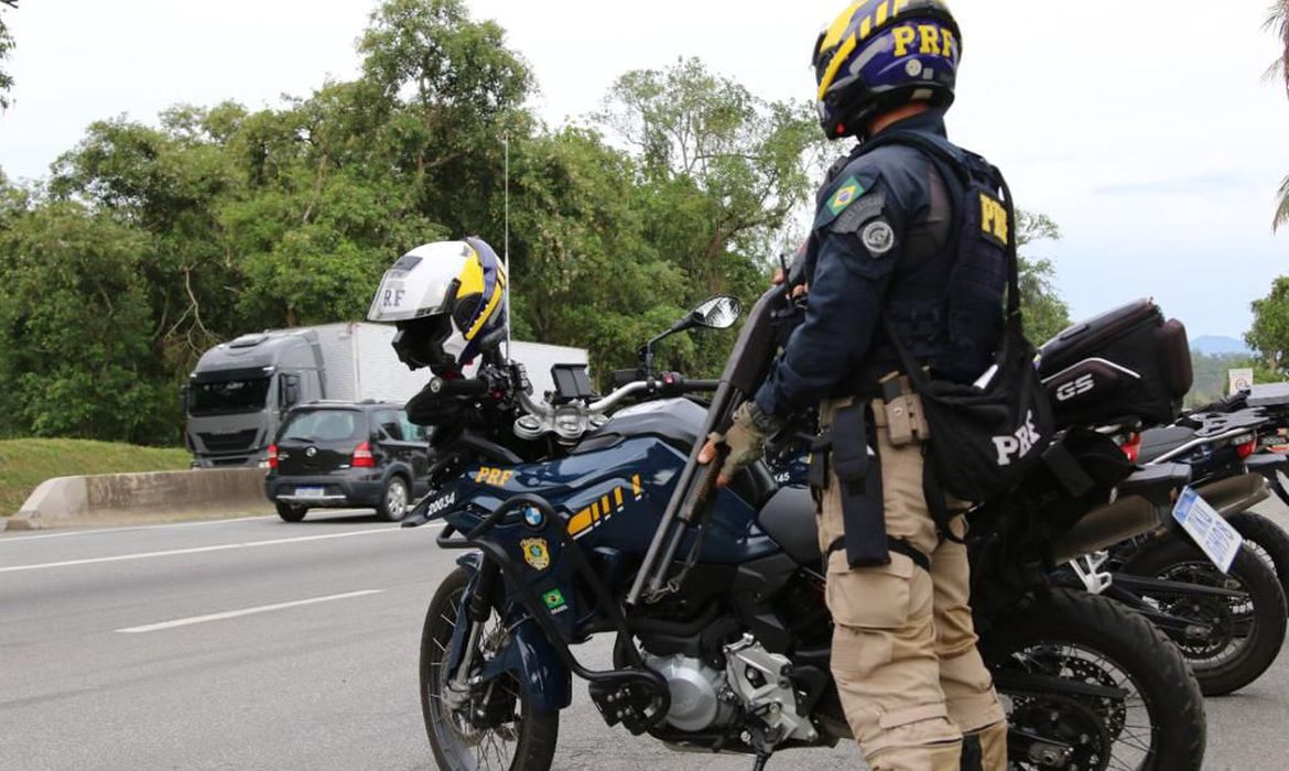 Levantamento registra queda de 38% na quantidade de mortos De acordo com o balanço da Operação Natal 2022, divulgado hoje (26) pela Polícia Rodoviária Federal (PRF), o número de acidentes […]