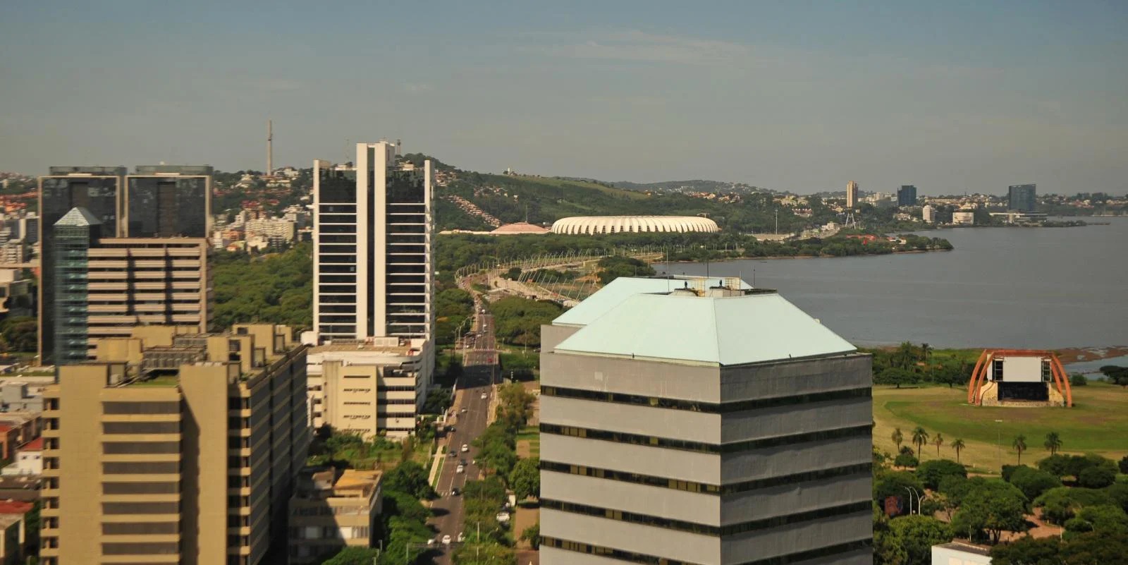 Pancadas de chuva podem ocorrer no Oeste, na Campanha e na fronteira Sul Uma massa de ar quente predomina no Rio Grande do Sul e atua mais forte nos vales [&hellip;]
